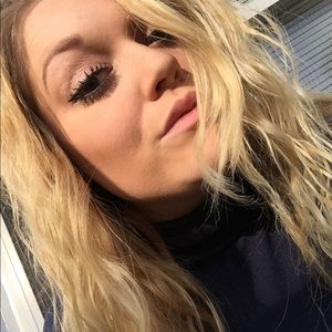 Meet your Posher, Leah